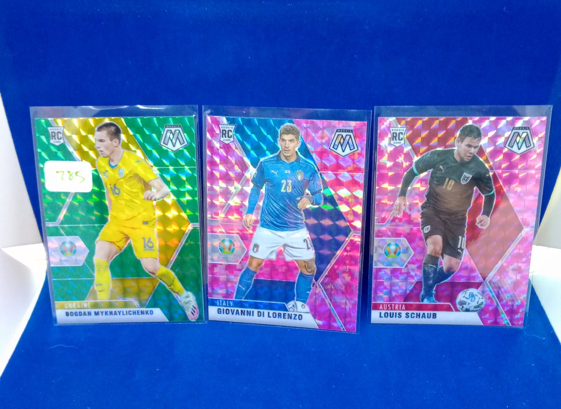 Lot of 3 mosaic prizm soccer rookie parallels: Lot of 3 mosaic prizm soccer rookie parallels