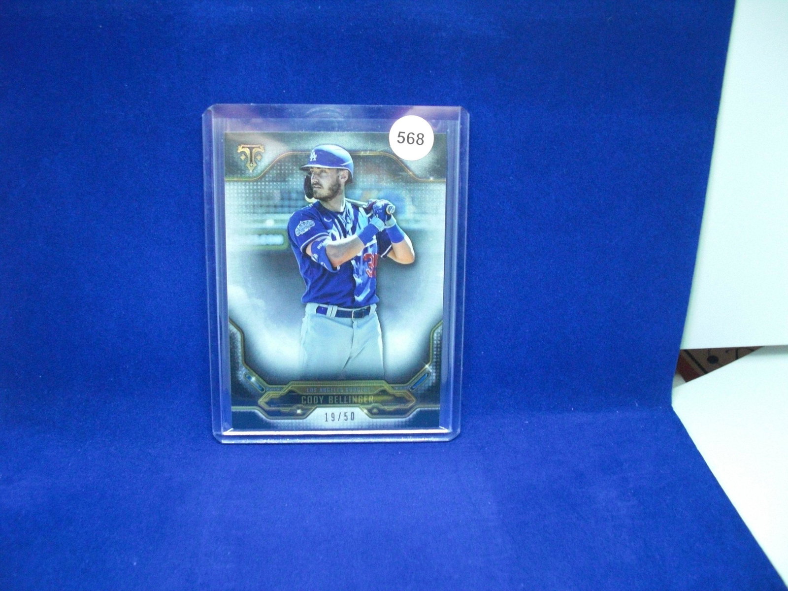 cody bellinger #19/50: in top loader