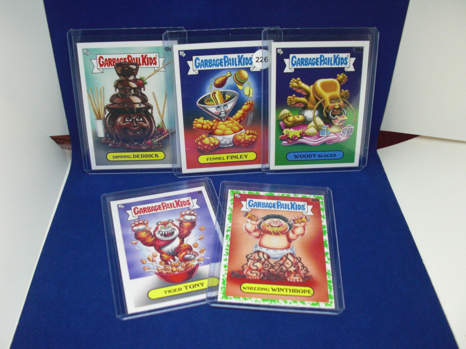 lot of 5 garbage pail kids cards: in top loader