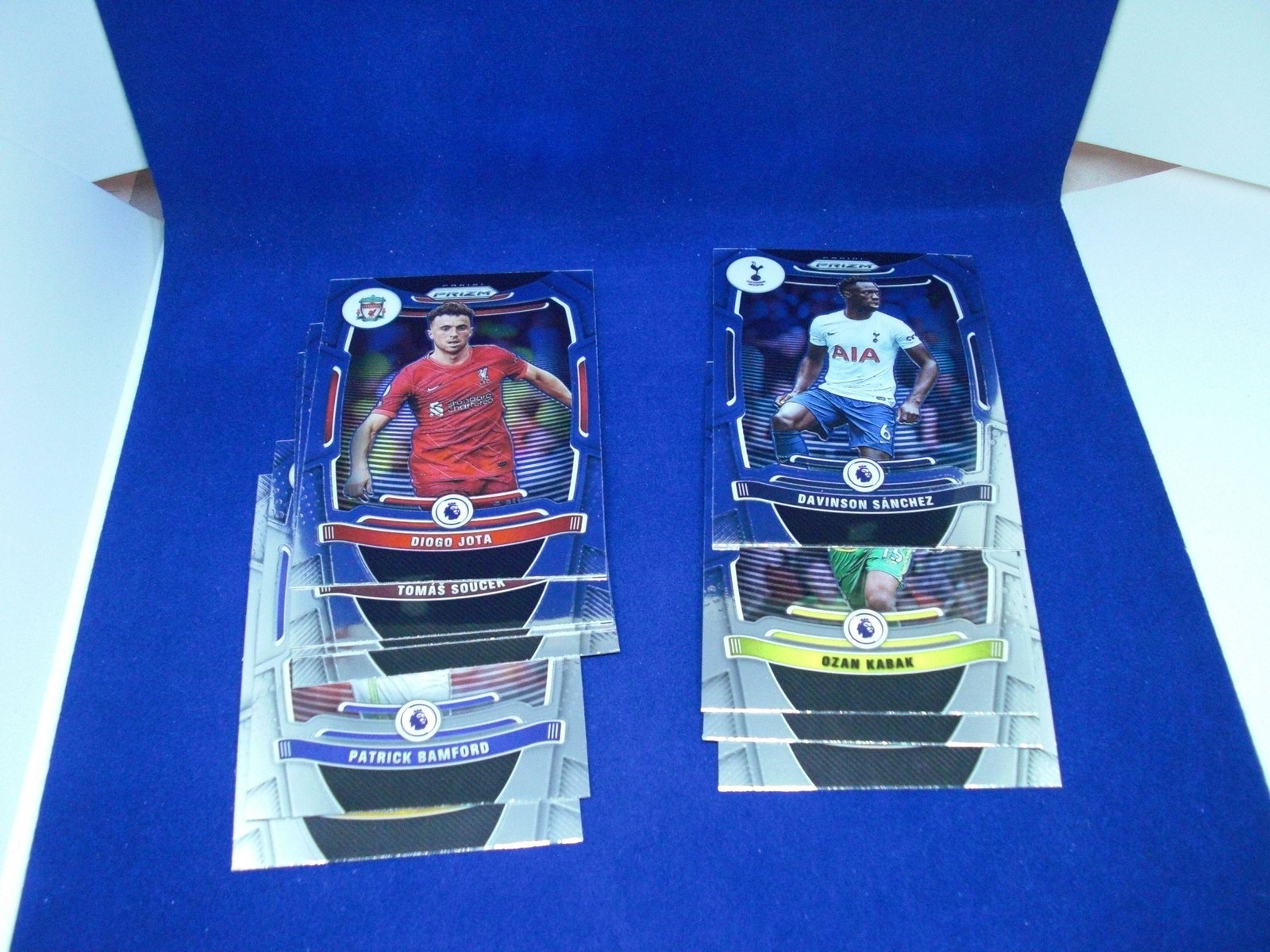 lot of 10 soccer cards: nice lot