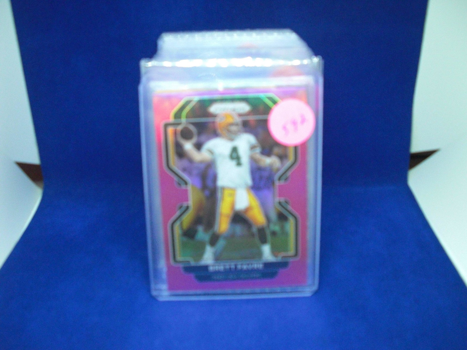 brett favre pink prizm: in top loader