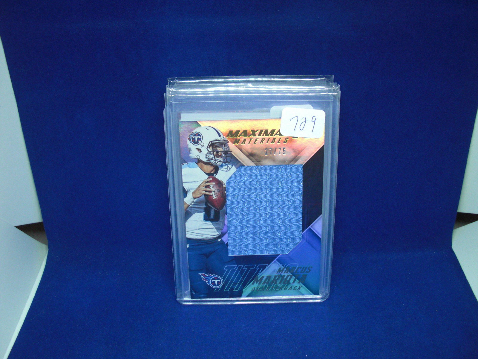 marcus mariota jersey #27/75: in top loader