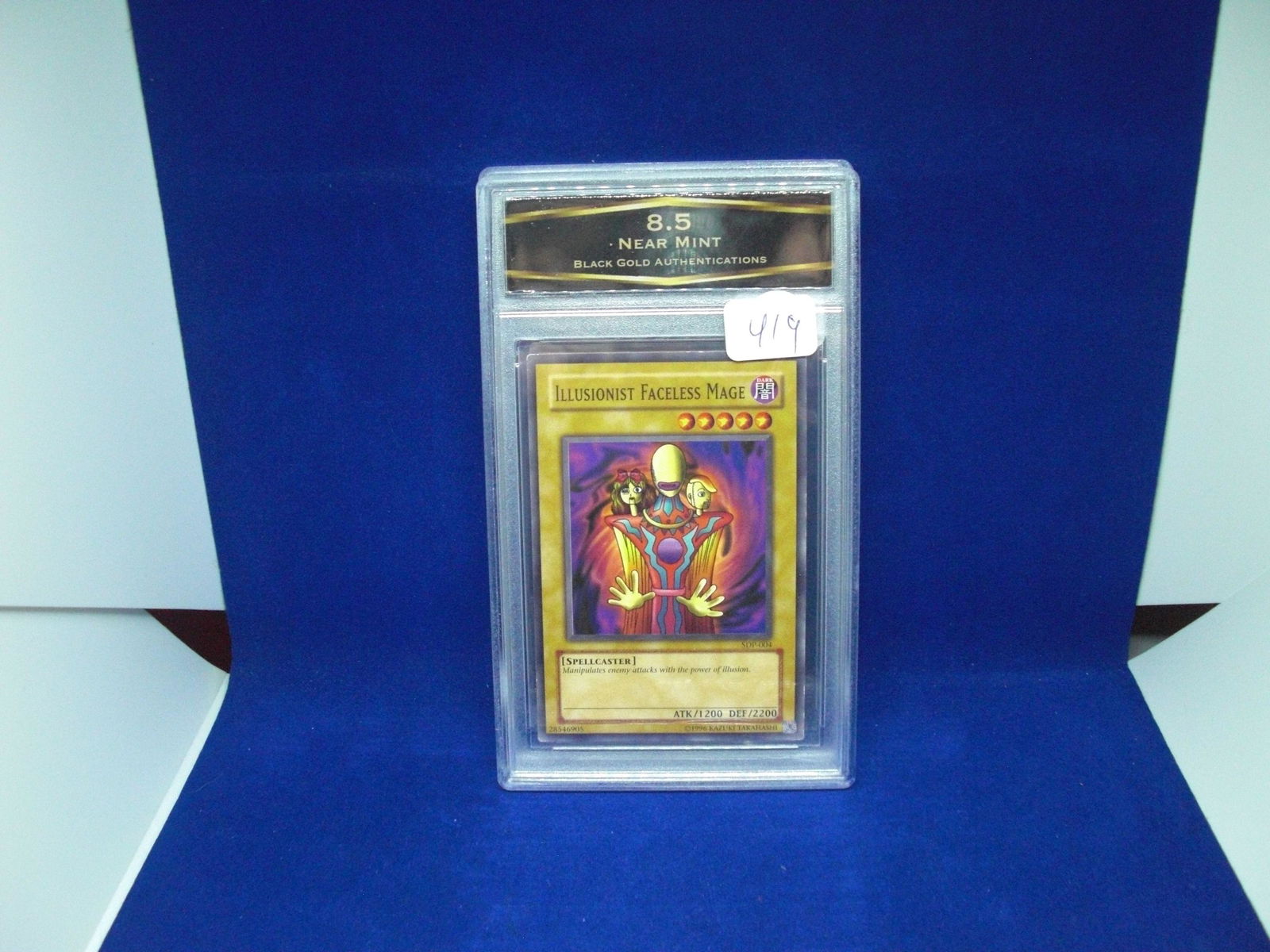 bga graded yugi mint 8.5 illusionist faceless mage: nice graded card