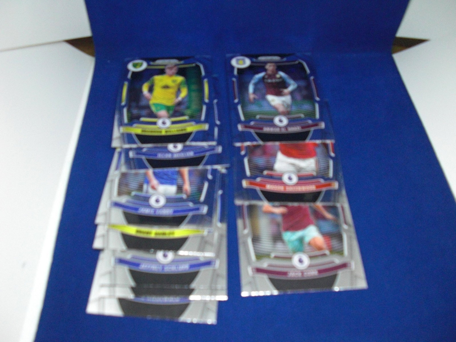 lot of 10 soccer cards: soccer lot