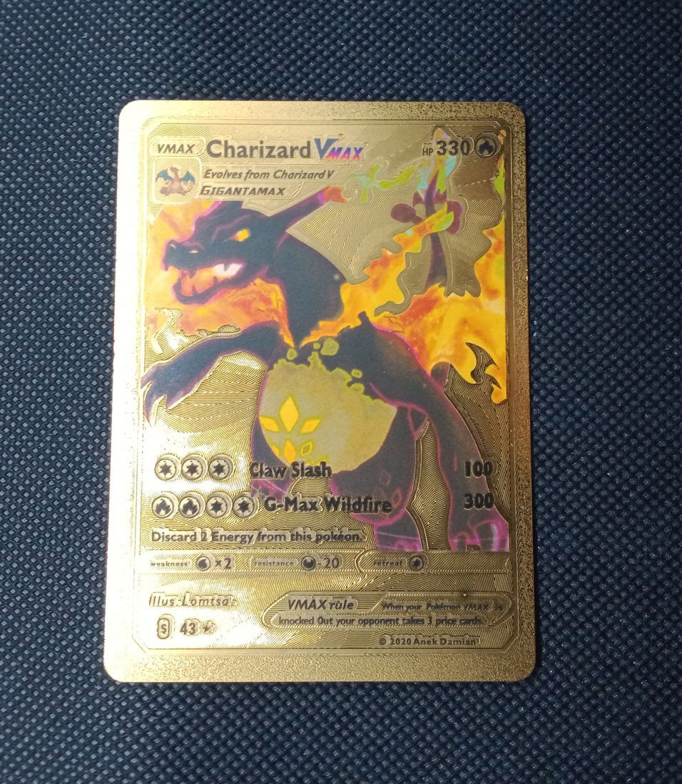 Pokemon gold foil Charizard Vmax (1 of 1)