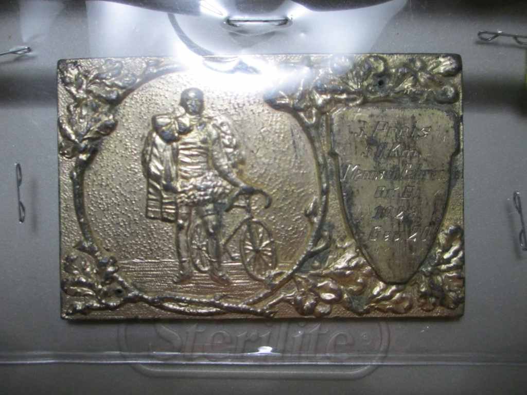 ANTIQUE RACING TROPHY 1923 (1 of 1)