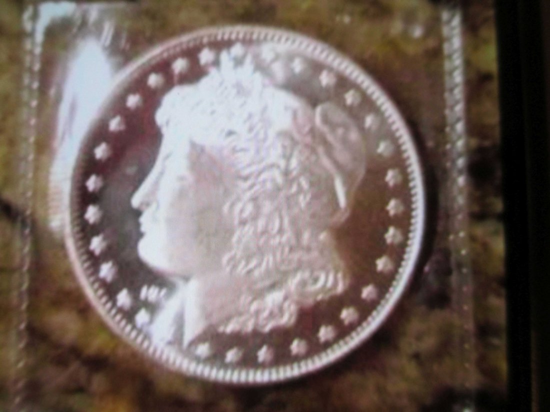 Morgan Dollar Style One Ounce .999 Silver Round (1 of 1)