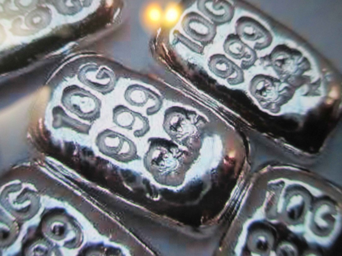 25 GRAM .999 SILVER HAND POURED Bar (1 of 1)