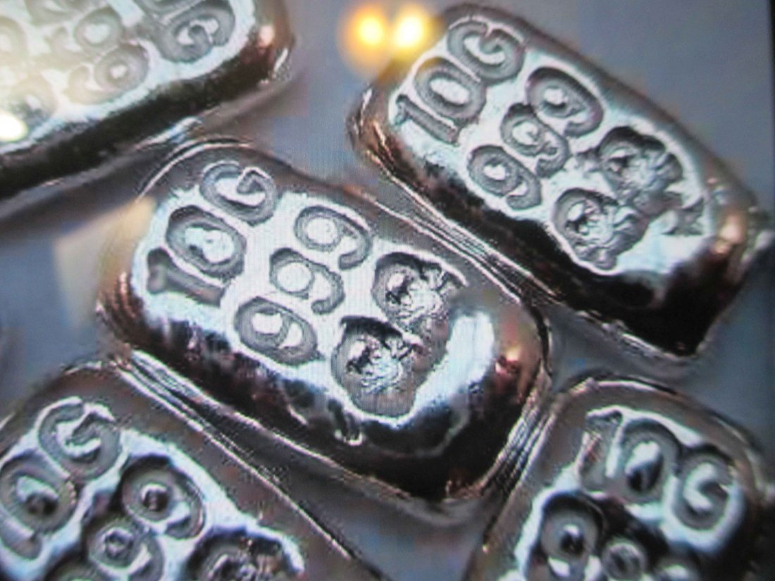 28 GRAM .999 SILVER HAND POURED Bar (1 of 1)