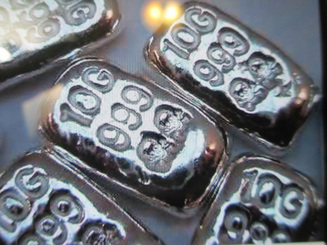 29 GRAM .999 SILVER HAND POURED Bar (1 of 1)