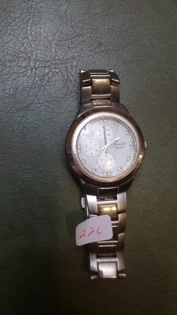 MENS FONDINI BRAND WATCH: NICE PIECE NEEDS BATTERY