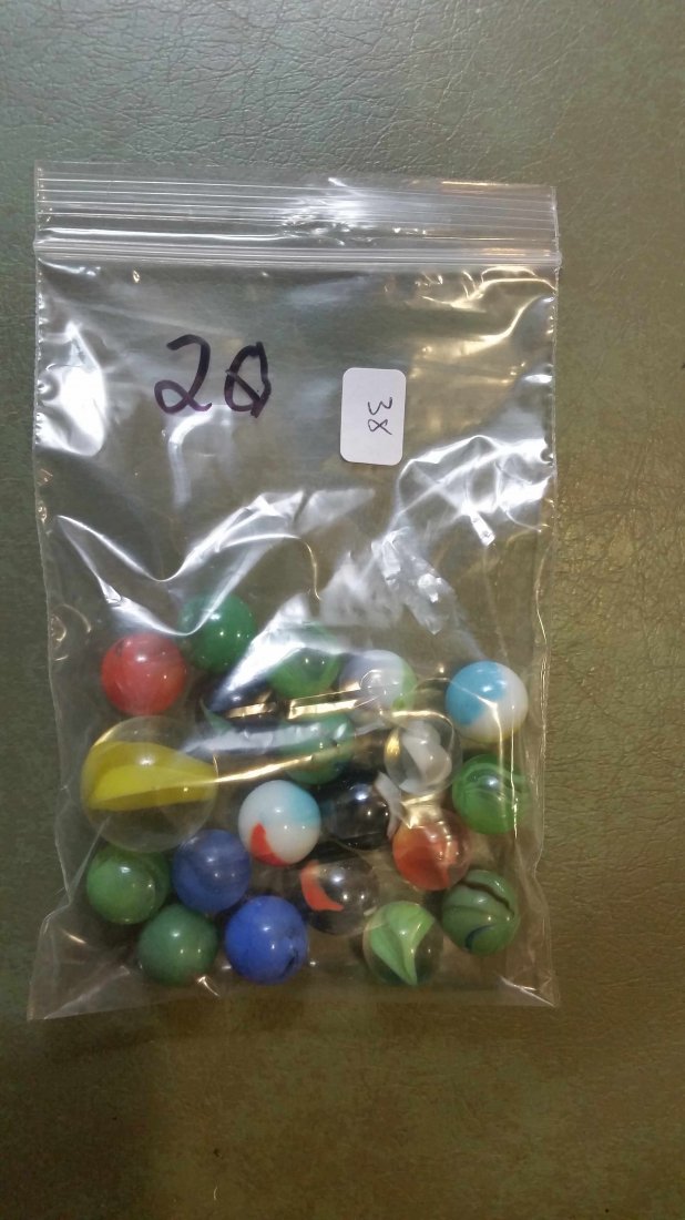 LOT OF 20 VINTAGE MARBLES: OLDER MARBLES FROM THE 1970'S
