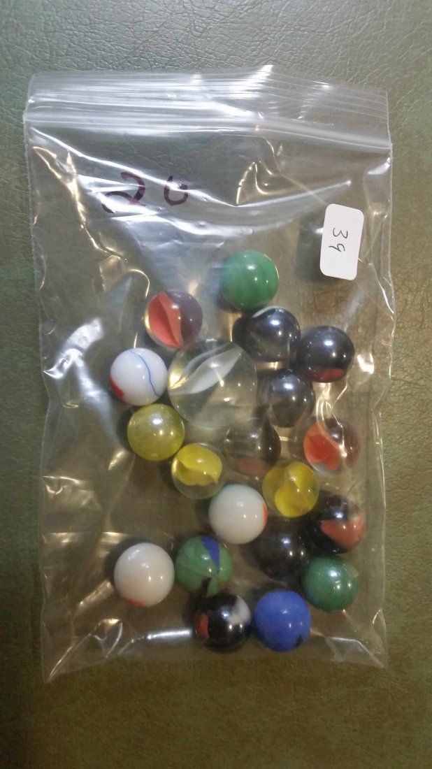 LOT OF 20 VINTAGE MARBLES: OLDER MARBLES FROM THE 1970'S