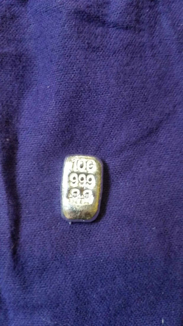 HAND POURED BAR 10 GRAMS OF .999 FINE SILVER (1 of 1)