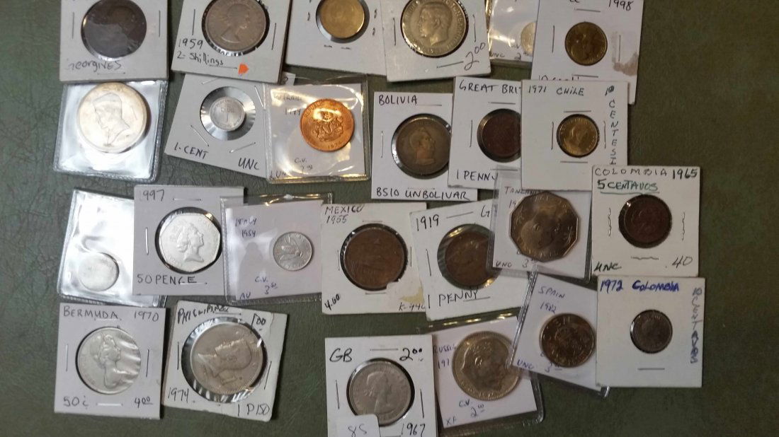 LOT OF 25 ASSORTED WORLD COINS (1 of 1)