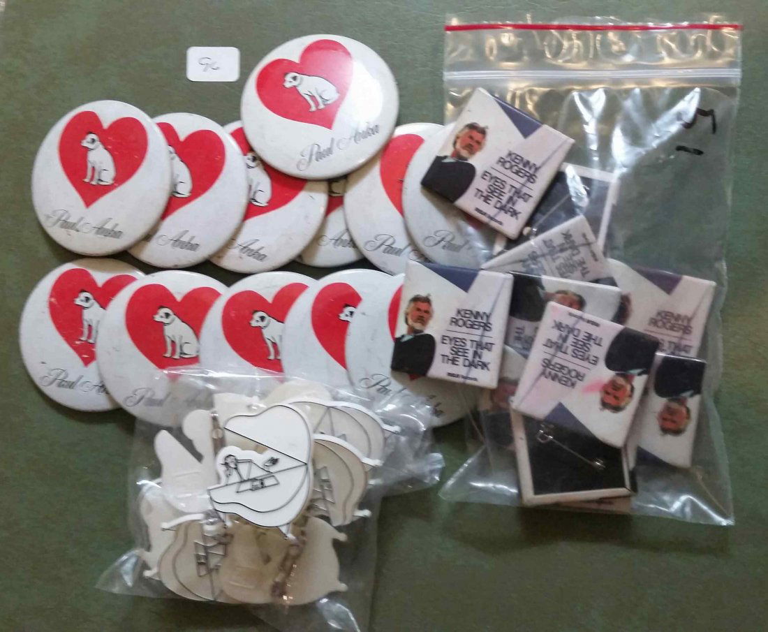 VINTAGE PINBACK BUTTON LOT (1 of 1)