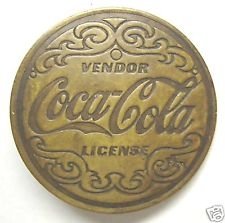 COKE VENDOR BADGE: COCA COLA COLLECTIBLE