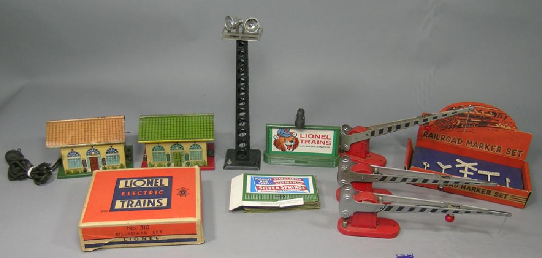 Assorted Lionel and Marx Accessories (1 of 1)