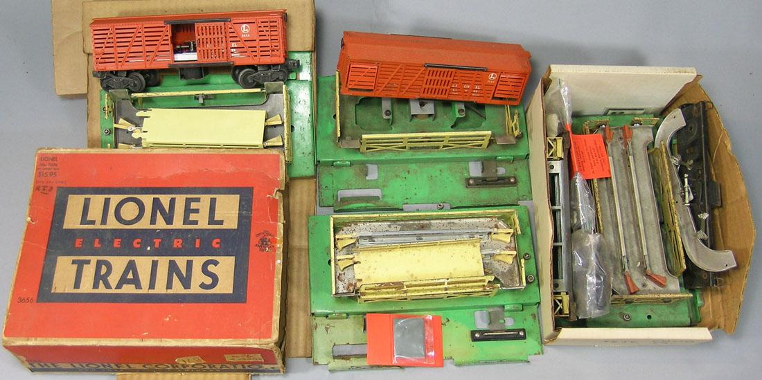 Lionel 3656 Operating Cattle Car and Corral Set (1 of 1)