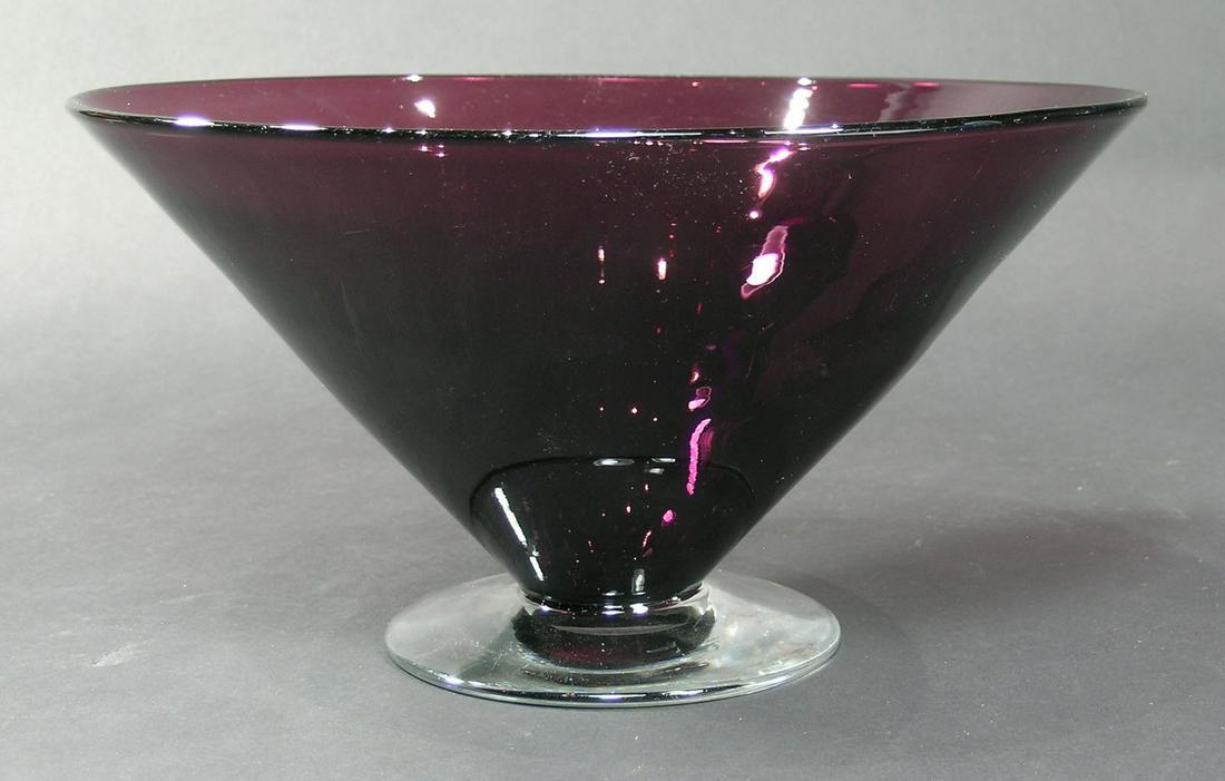 PAIRPOINT GLASS CENTERBOWL: Amethyst glass tapering bowl, raised on a colorless glass base, 10" dia., polished pontil, 5 1/4" high