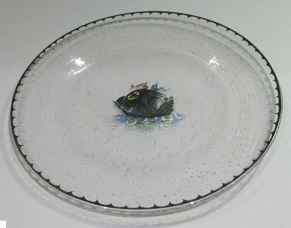 PAIRPOINT TAVERN GLASS PLATE: having a central hand painted ship decoration, 8" dia.