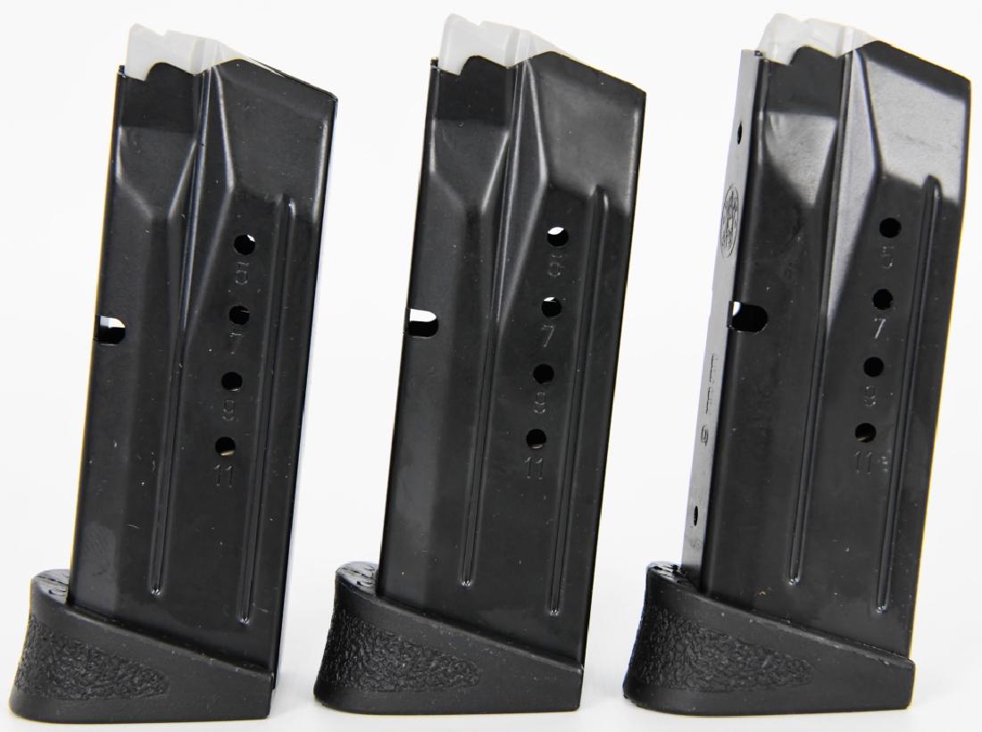 Lot of 4 NEW Smith & Wesson M&P9 compact 12rd mag: Lot contains 4 NEW Smith & Wesson M&P9 compact 12 round magazines