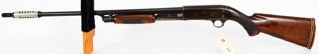Ithaca Model 37 20 gauge Shotgun Cutts choke: Up for auction is an Early pre war production, Ithaca Model 37 20 gauge Shotgun, comes with factory Cutts choke, a 22" barrel and has checkered walnut stock (note: some light cracks in stocks refer to
