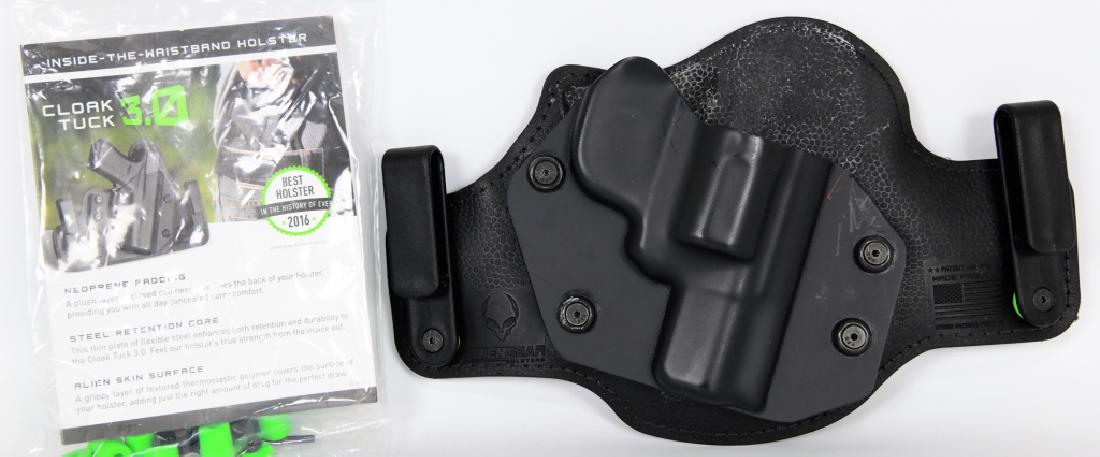 AlienGear Holster Cloak Tuck 3.0: Neoprene Padding provides you with all day comfort, steel retention core, this thin plate of flexible steel enhances both retention and durability to The Cloak Tuck 3.0, Alien Skin Surface, a grippy l