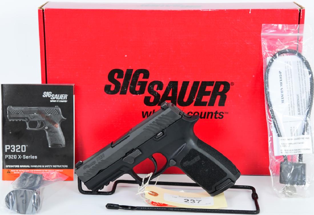 Sig Sauer P320 Semi Auto 9mm para Pistol Like New: Like New, Excellent condition, MFG reconditioned Sig Sauer P320 semi automatic 9mm Para Pistol that comes with 2 clips, manual and original box. The P320 is a modular, polymer-framed service pistol de