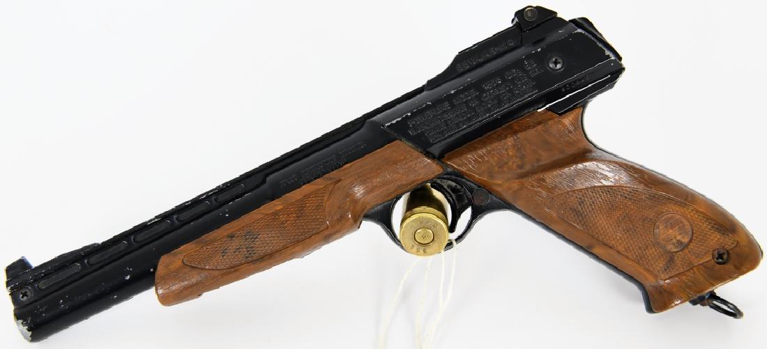 Daisy Powerline Model 1200 Co2 Pistol .177: Next in line is a Daisy Powerline Model 1200 Co2 Pistol chambered in .177 This is untested as I dont have Co2 cartridges. Appears to function and in good pre-owned condition.