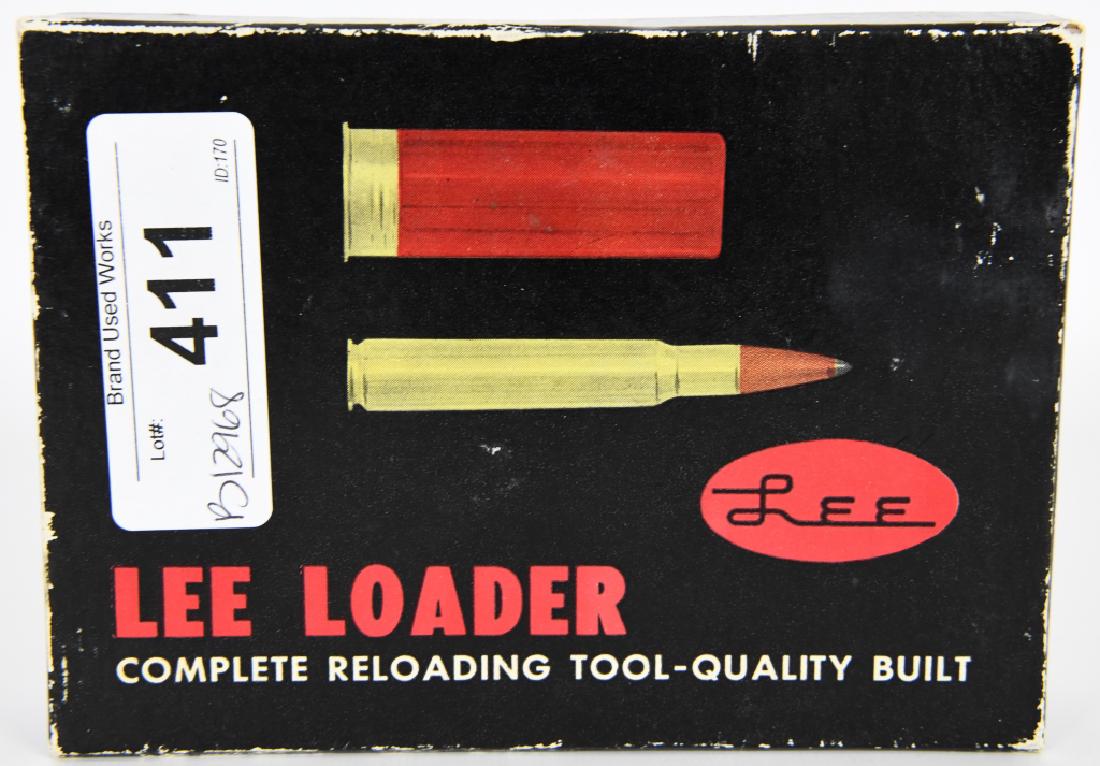 LEE LOADER 22/250 Rifle Cartridges set: Lot contains stop collar, lock nut sizing die, bod powder measure, Decapper, priming rod, decapping chamber, priming chamber, bullet seater and paperwork for the 22-250 caliber and comes in the origin