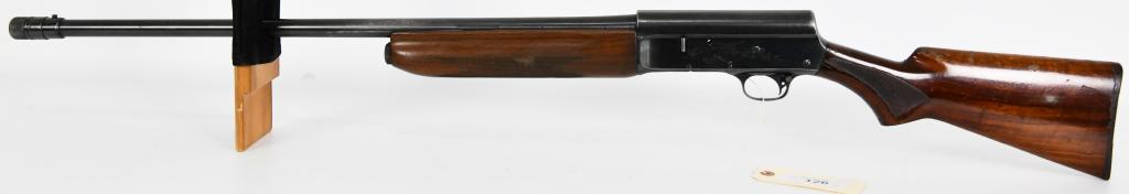 Remington Model 11 "Sportsman" 16 Ga A5 Shotgun: Here we have a Remington Model 11 "Sportsman" which is a A-5 Clone, This Shotgun is chambered in 16ga. It features a 26 inch barrel marked Full Choke, But it is Equiped with a Poly Choke. Barrel Date 
