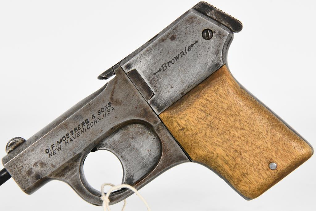 Mossberg Brownie 4 Shot .22 LR Pistol: Here is a Cool one, that you rarely see! Yes, Mossberg made pistols, and a pretty cool one! Here we have a Mossberg Brownie in good functioning condition. The Mossberg Brownie is a four shot, .22 Long