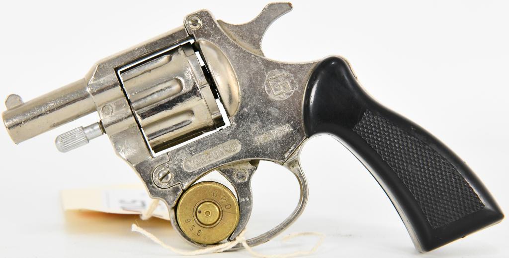 Vanguard RTS Starter Pistol Made in Italy: Vintage Vanguard Starter Pistol Revolver .22 caliber made in Italy