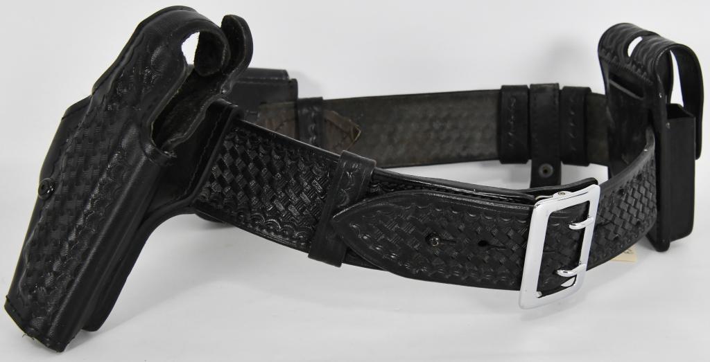 Black Leather Safari Land Belt & Holsters: Black Leather Safari Land Belt & Holsters Has Pistol Holster Which Fits Smith & Wesson 4006 & 5906 , Has Magazine Pouchs & Handcuff Pouch