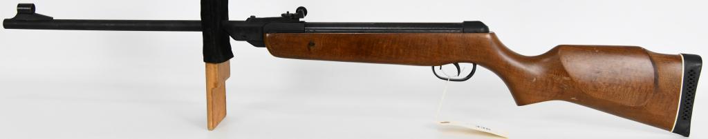 Gamo Expo-26 Spring Piston Air Rifle .177: Up Next We Have a Gamo Model Expo 26 Made in Spain. It has an adjustable rear sight and a maple stock. spring piston break barrel air rifle, .177 caliber single shot. Pre-Owned Condition