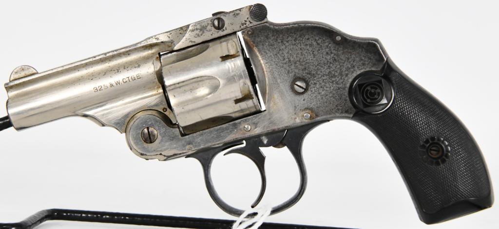 Harrington & Richardson Top Break Revolver .32 S&W: Up Next we have a Harrington & Richardson Top Break Hammerless Revolver Chambered in .32 S&W. This is a 5 Shot Revolver, and upon testing, the Trigger does not reset. Could be dirty, or in need of rep