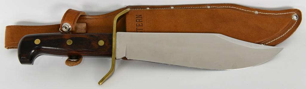 WESTERN BOWIE USA W49 FIXED BLADE SURVIVAL: WESTERN BOWIE USA W49 FIXED BLADE SURVIVAL KNIFE not sure of date of this knife possible 2nd VARIATION VIETNAM Era or possible newer model from the 80s?? This is one of the classic American made Bowie