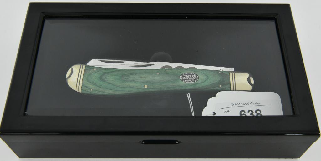 Remington 200th Anniversary Folding LG Pocket Knif: Here is a real nice Remington 200th Anniversary Large Folding Pocket Knife in super nice pre owned condition that comes with a super nice Glass top & wood Display Case lined in velour, this pocket kni