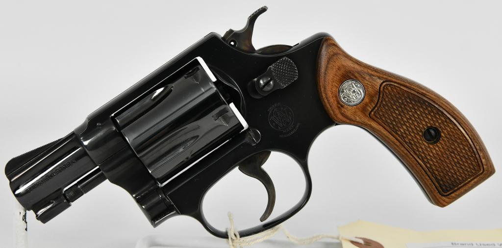 Smith & Wesson Model 36 NO DASH .38 Special: Up next is a Very Nice Smith & Wesson Model 36 NO DASH model Chambered in .38 Special. Original grips, 2" Pinned Barrel, and in Excellent, Pristine Condition. Serial #J702833