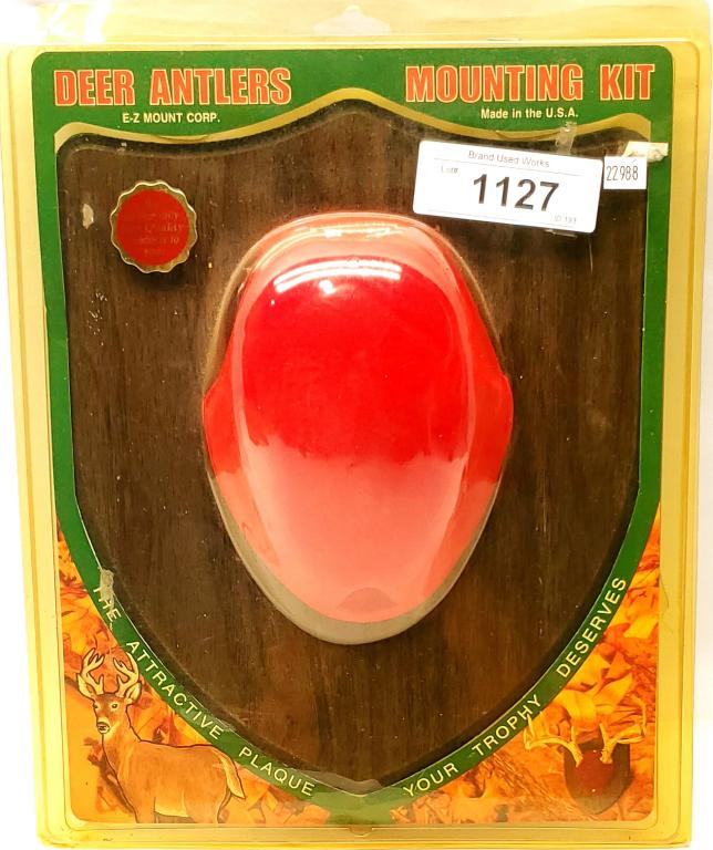 E-Z Mount Co Deer Antler Mount Kit New In Package: The Attractive Plaque Your Trophy Deserves New In Package Comes With Red Skull Cover Made In USA