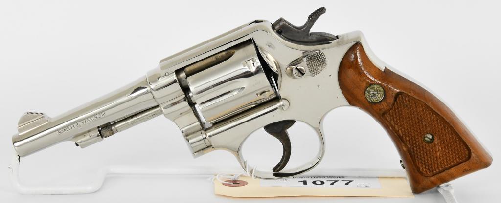 Smith & Wesson Model 10-5 DA Revolver .38 Nickel: Up Next We Have a Smith & Wesson Model 10-5 Double Action Revolver Chambered in .38 S&W Special, in a Clean Nickel Finish, Original Two Piece Checkered Wood Grips With Medallion, 4" Barrel, Serial # D