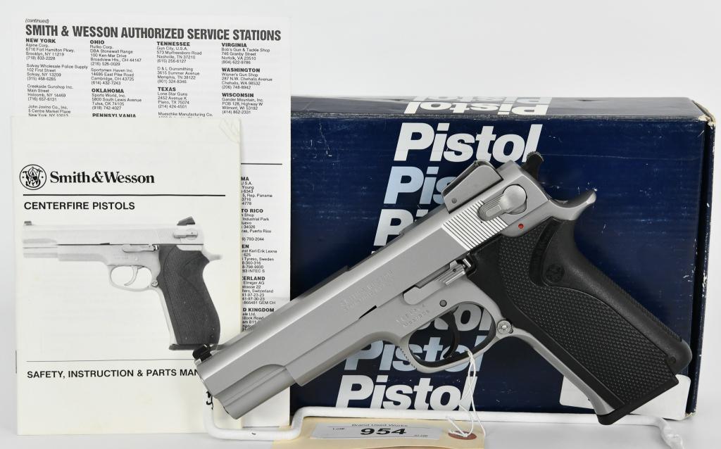 RARE Smith & Wesson Model 1006 10mm Pistol: Up Next We Have a RARE Smith & Wesson Model 1006 Semi Auto Pistol Chambered in 10mm, Overall in Like Brand New Condition, Possibly is Brand New, Comes With One Factory Magazine, Paperwork, Wax Paper,