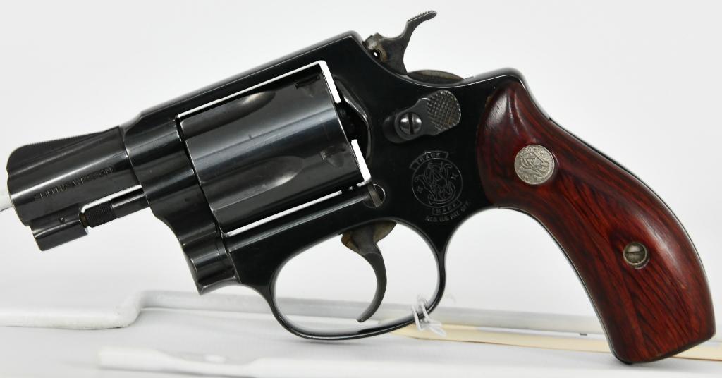 Smith & Wesson M36-7 Ladysmith .38 SPL Revolver: Up Next We Have a Nice Little Smith & Wesson M36-7 Ladysmith Revolver Chambered in .38 Special, 5 Shot Cylinder, Rosewood Grips With The S&W Mongrammed Medallions, 1 7/8" Snubby Barrel, and in Overall