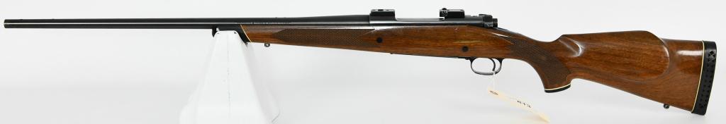 Winchester Model 70 Bolt Action Rifle .264 Win Mag: Up Next We Have a Sweet Winchester Model 70 Bolt Action Rifle Chambered in .264 Winchester Magnum, 24" Barrel, With a Jeweled Bolt, and Knurled Knob, Serial G1153604, Overall in Great Pre-owned Condit