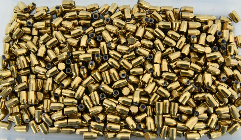 500 Count 9MM JHP 124 Grain (Tips Only): Up Next We Have 500 Count 9MM JHP 124 Grain (Tips Only) THIS IS NOT LOADED AMMUNITION! This is the most important paragraph in this ad. You are buying just the projectiles with which to reload in your