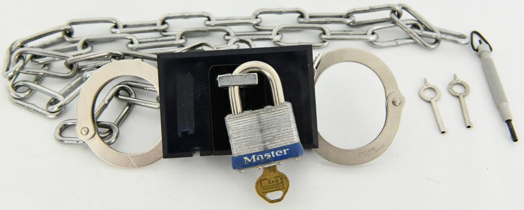 CTS Thompson Blue Box Cover with handcuffs and: belly chain; Made of reinforced ABS and steel. Blue Box Transport Systems: safe, strong and tough. CTS Thompson Blue Box systems keeps handcuff keyholes covered for top security during transport or de