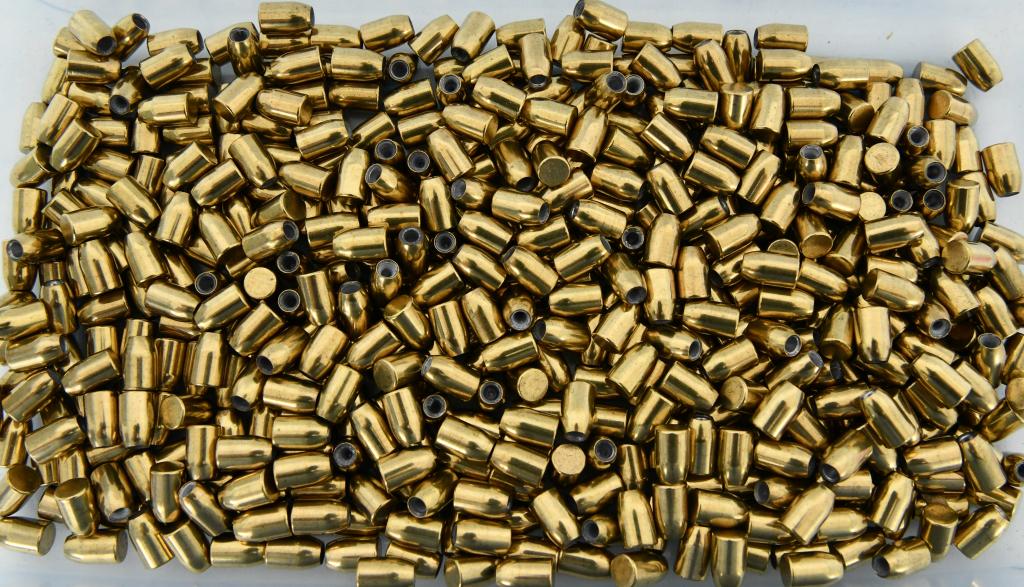 500 Count 9MM JHP 124 Grain (Tips Only): Up Next We Have 500 Count 9MM JHP 124 Grain (Tips Only) THIS IS NOT LOADED AMMUNITION! This is the most important paragraph in this ad. You are buying just the projectiles with which to reload in your