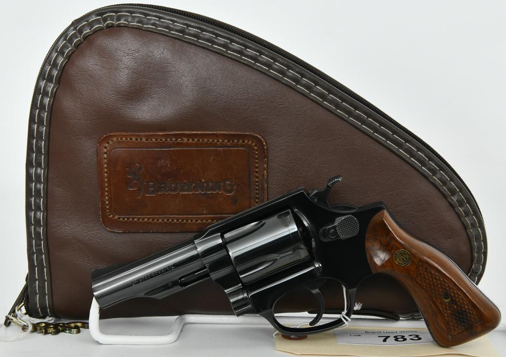Rossi Interarms Model M68 5 Shot .38 Revolver: Up Next we have a Rossi Interarms Model M68 5 Shot Revolver Chambered in .38 Special, It Has The Original Checkered Wood Grips, 3" Barrel, And Overall in Excellent Pre-owned Condition. Comes in a Brow