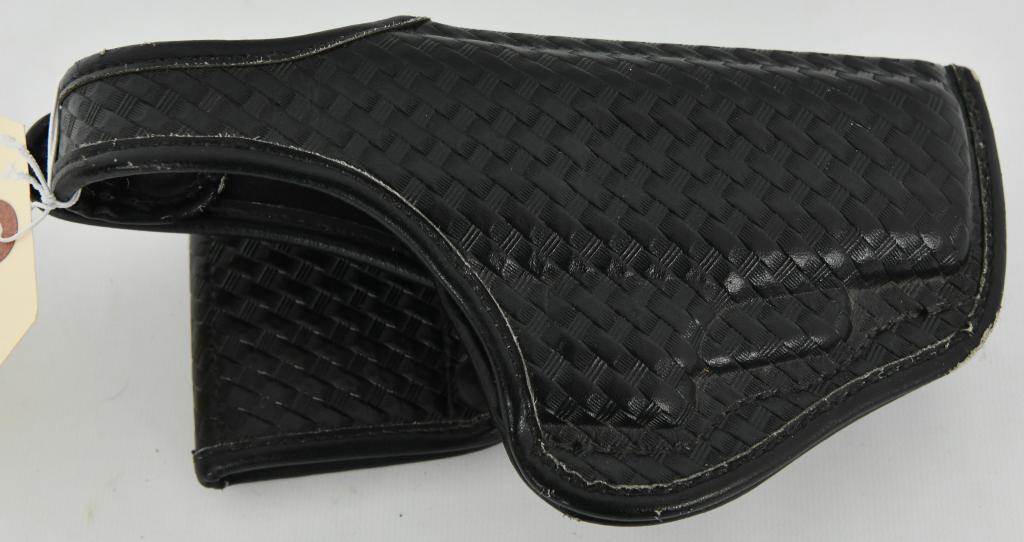 Bianchi Leather Basket Weave Holster: Bianchi Leather Basket Weave Holster , Size 11A , Black Color, Basket Weave Design , Right Handed, Shows Signs Of Use But Appears In Overall Good Condition